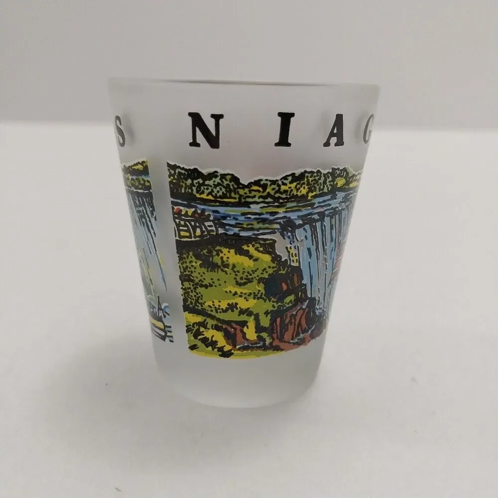 Niagara Falls Souvenir Shot Glass Featuring American and Canadian Flags #K006